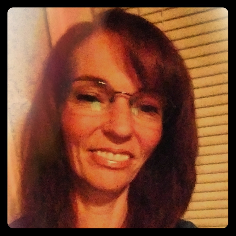 Meet your Posher, Amber~Uniquely beaded